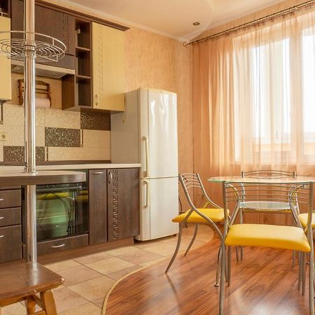 Big Studio Apartment Near River Mall Kyiv Exterior foto