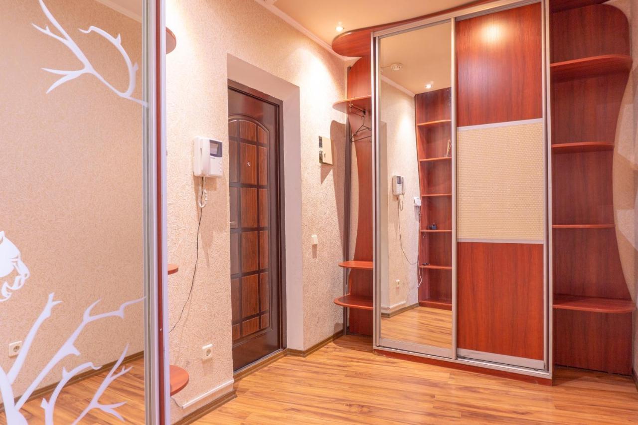 Big Studio Apartment Near River Mall Kyiv Exterior foto