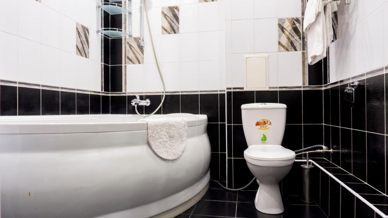 Big Studio Apartment Near River Mall Kyiv Exterior foto
