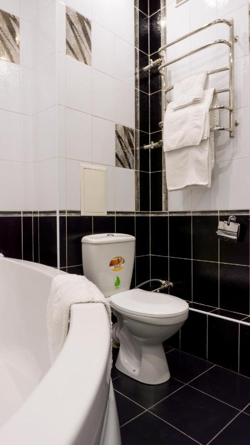 Big Studio Apartment Near River Mall Kyiv Exterior foto